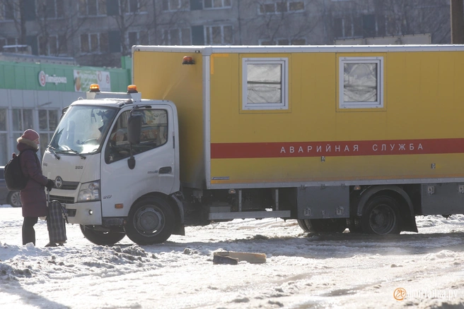 Картина, которую можно увидеть в каждом районе города | Источник: Сергей Михайличенко / FONTANKA.RU