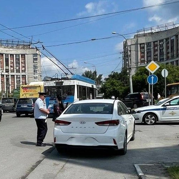 На нарушителей составляют протоколы | Источник: ГАИ по Новосибирску