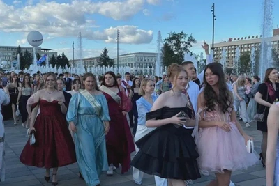 Стобалльникам в Приамурье вручили денежные сертификаты