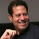 <p>Даррен Стар</p>