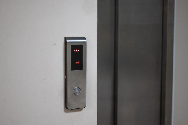 В Воронеже директора УК оштрафовали почти на 100 тысяч за неработавший 9 месяцев лифт | Источник: Елена Буйвол / VLADIVOSTOK1.RU