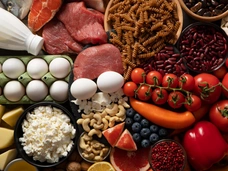 Яйца разочаровали, а гречка — нет: какие продукты питания подешевели в последнее время