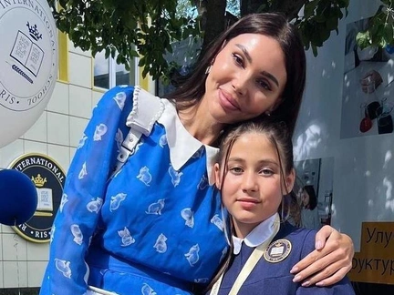 Отрастила брови, но теперь носит парик? 13-летняя дочь Самойловой и Джигана становится похожей на Решетову