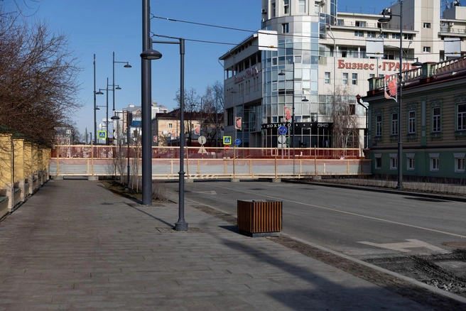 А за забор мы всё же попали. Нашли проход  | Источник: Ирина Шарова / 72.RU 