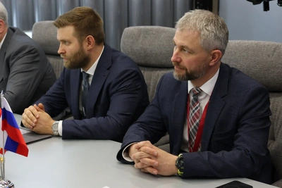 Текслер и Парнев обсудили развитие ТЛК «Южноуральский» на ПМЭФ