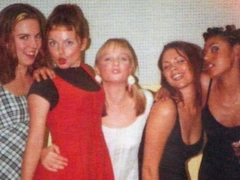 Горячи и бешены: Джери Холлиуэлл показала фото Spice Girls за два года до мирового признания