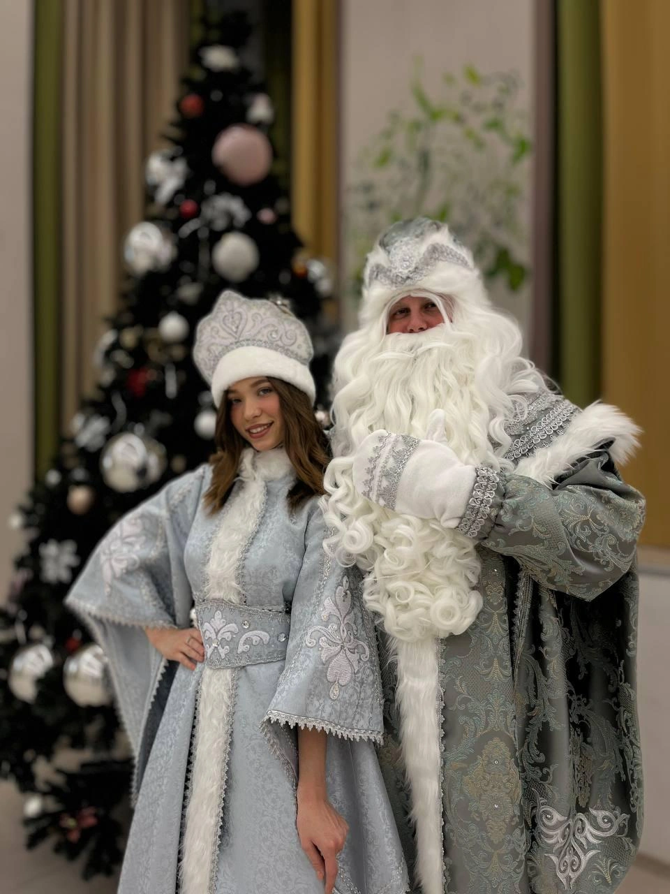 Костюмы Светлана и Евгений сшили на заказ. Стоимость костюмов — 45 тысяч рублей | Источник: Светлана Бархатова