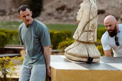 «Смертельный выстрел» в полуфинале: сразу двое вылетели из «Тайного миллионера» в 8-й серии