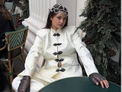 Карина Каспарянц, выступавшая за отказ от пластики, сделала липосакцию всего тела