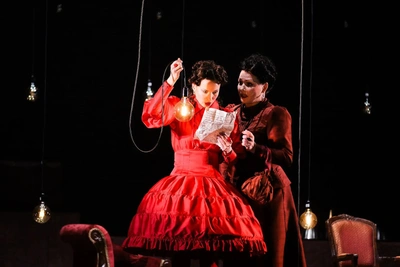 В Астрахани показали «Бешеные деньги» Островского