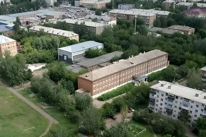 Фото школы пользователь сделал в 2022 году, она уже не работала в это время | Источник: vova_gp / 2ГИС