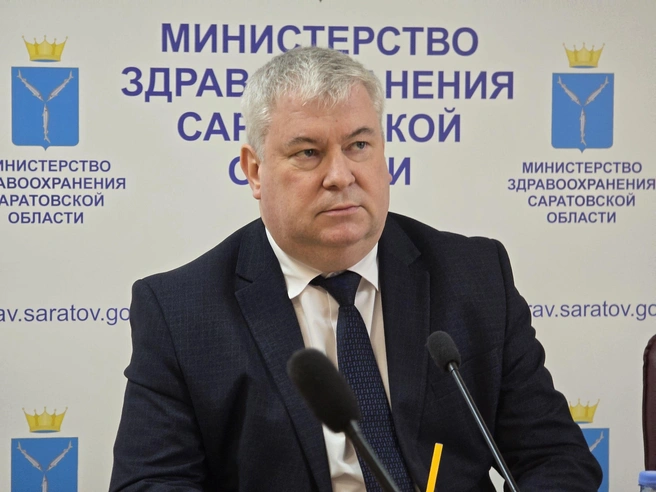 По словам главы минздрава Владимира Дудакова, официально от гриппа и ОРВИ привита почти половина жителей региона | Источник: Семен Коротов-Майбах / 164.RU