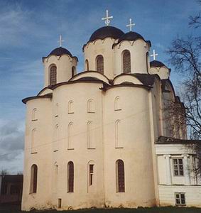 Фото №1 - В Новгороде нашли фрагменты фресок XII века