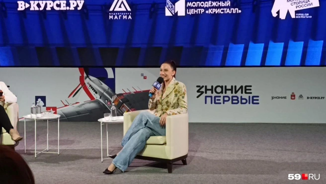 Певица, несмотря на серьезную тему, была позитивной | Источник: Юлия Рожкова / 59.RU