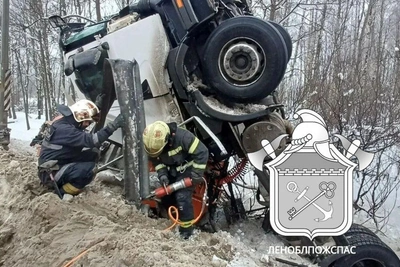 Бензовоз на трассе «Кола» вызволяют более 10 часов