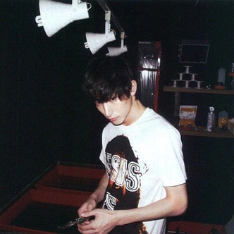 Источник: @leesoohyuk