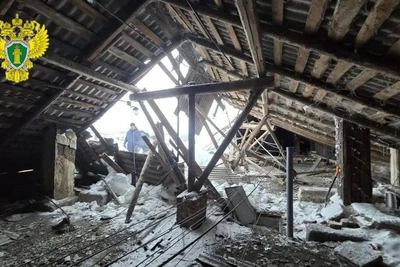 Крыша жилого дома в Щекино частично обрушилась