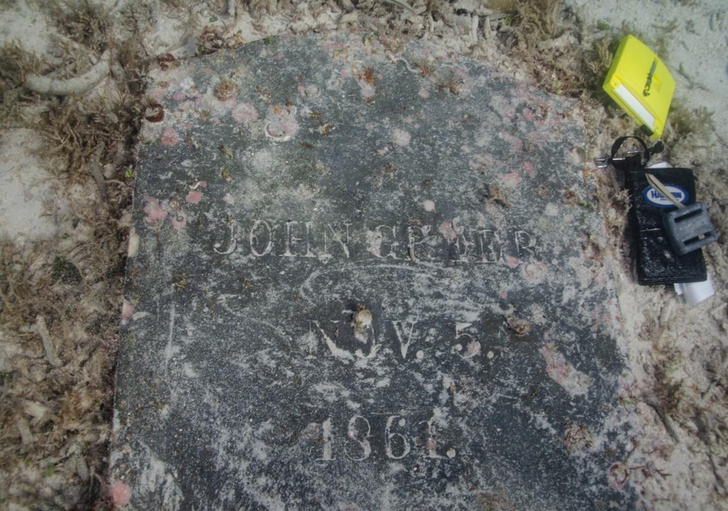 Здесь был карантинный остров: морские археологи нашли затопленное кладбище XIX века
