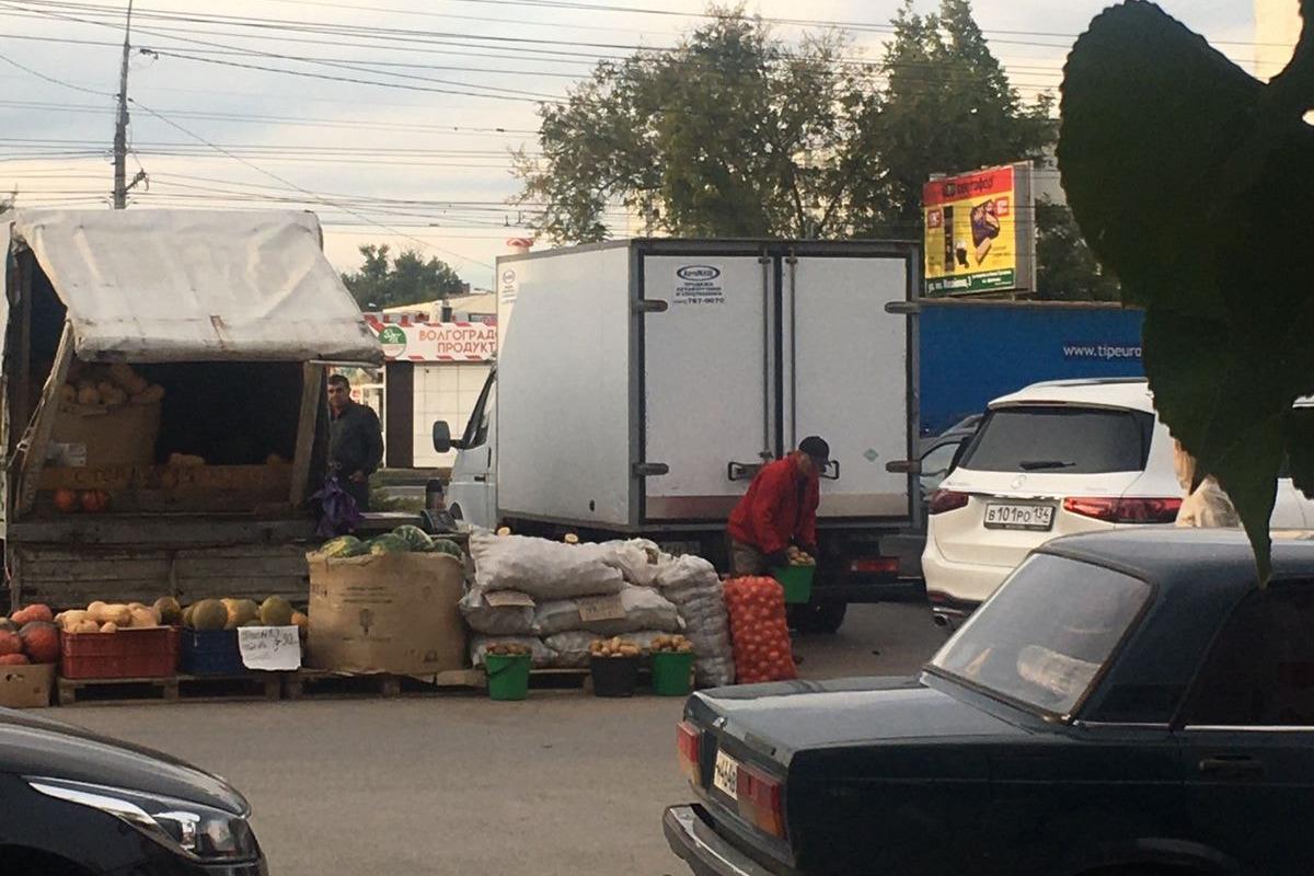 В Волгограде районную администрацию просят объяснить торговлю с «Газелей»  на тротуаре - 14 октября 2021 - V1.ру