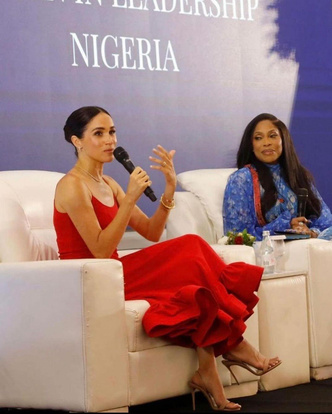 Модный тур: все наряды Меган Маркл в Нигерии