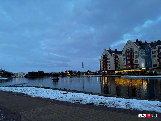 В этой части можно найти несколько открытых кофеен | Источник: Алина Лустина / 93.RU