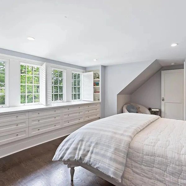 Тайны особняка из «Один дома»: почему съемки проходили в школе и при чем здесь «Друзья» Тайны особняка из «Один дома»: почему съемки проходили в школе и при чем здесь «Друзья»