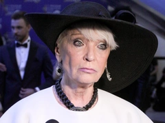 Светлана Светличная заявила, что врачи чуть не убили ее 58-летнего сына