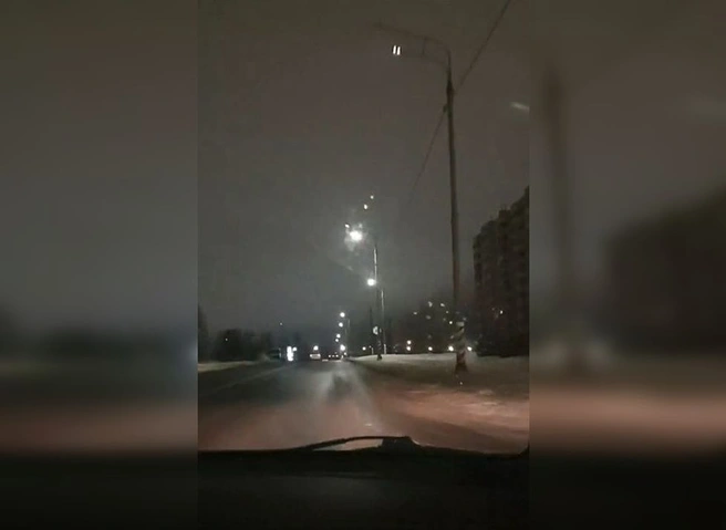 Рязанка сняла на видео «светомузыку» на улице Зубковой | ya62.ru