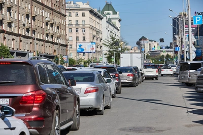 Число автомобилей в Новосибирске выросло почти на 12 тысяч за неделю