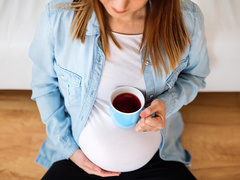 Почему во время беременности лучше отказаться не только от кофе, но и от чая