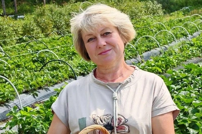 Irkutsk gardener grows tropical exotics in Siberia