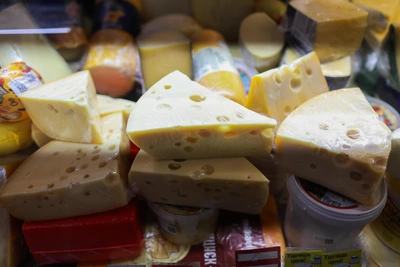 60 кг европейских сыров сожгли во Владивостоке