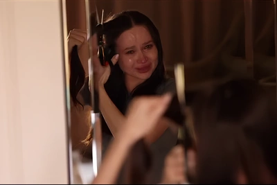 Больная раком Лерчек побрила голову из-за химиотерапии