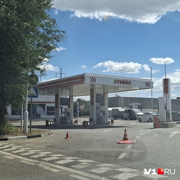 Некоторые заправки были закрыты на перерыв | Источник: Тимофей Крылов / V1.RU