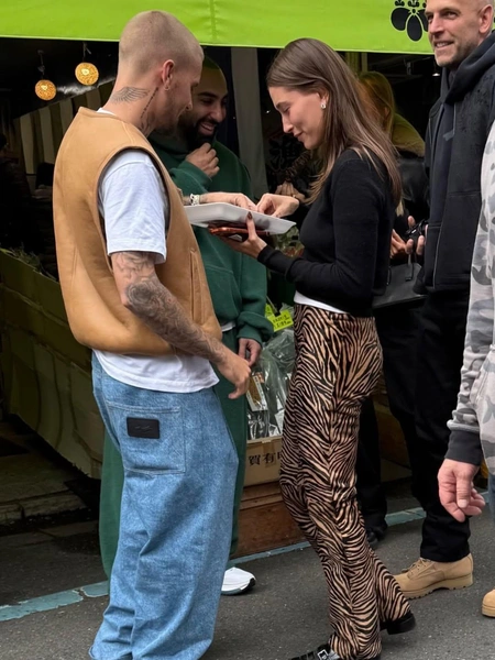 джастин бибер хейли бибер | Источник: Instagram / offmybieb