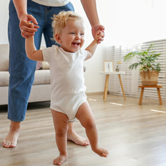 Первые шаги: 7 упражнений, чтобы малыш быстрее пошел сам