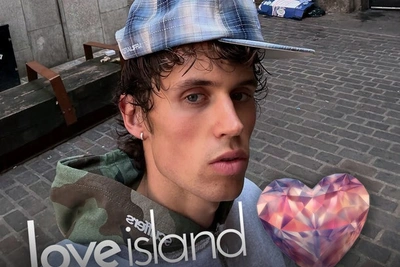 Участник 'Love Island UK' покинул шоу из-за старого дела