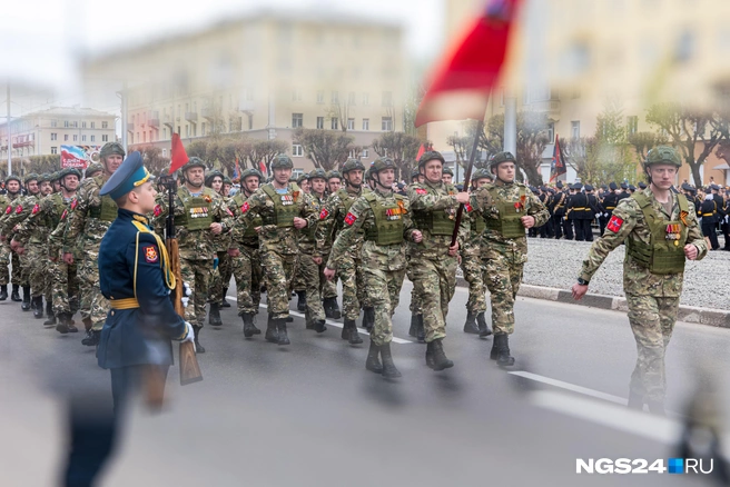 Шествие в Красноярске, как и во многих других городах, проходило без техники | Источник: Мария Ленц / NGS24.RU