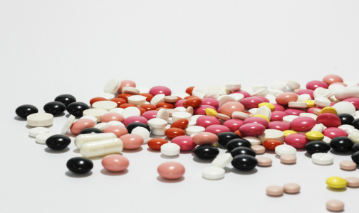 Популярные дешевые таблетки от кашля получились некачественными — производитель отзывает из аптек