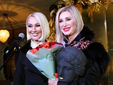 Безрукова, Кудрявцева, Арзамасова: звезды на премии First Ladies Awards Russia'20