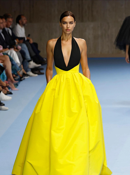 Carolina Herrera весна 2025