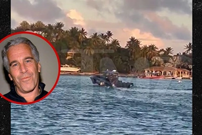 Полицейские лодки замечены у острова Эпштейна