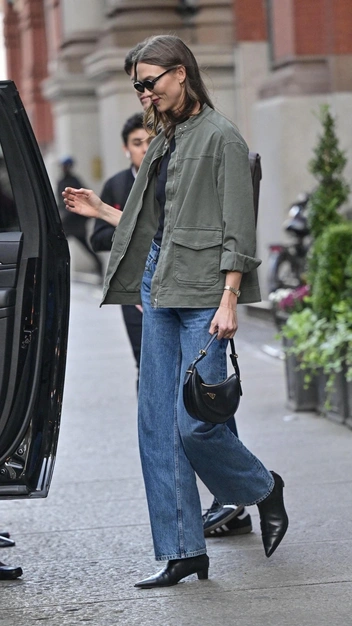 Модно и дорого: Карли Клосс показала, какие ботильоны носят женщины с безупречным вкусом | marieclaire.ru