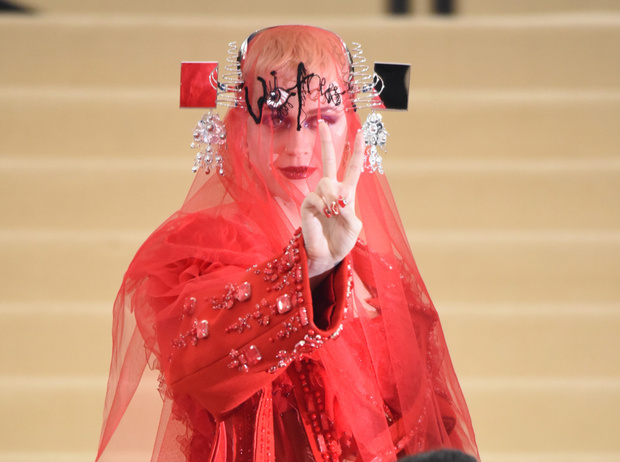 Фото №1 - MET Gala 2017: кто рискнул соблюсти дресс-код бала