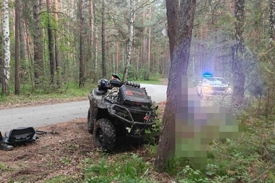 Новосибирец на квадроцикле погиб при столкновении с деревом