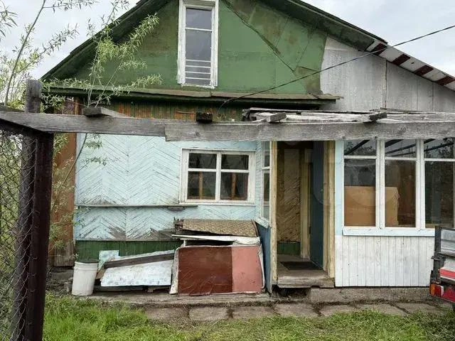 Вот такой домик продается в районе Восточного выезда | Источник: сайт объявлений