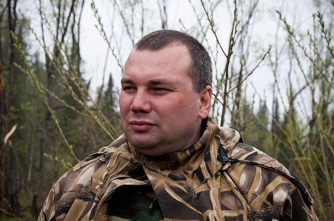 На природу чиновник выезжал в ветровке природной расцветке | Источник: ridus.ru