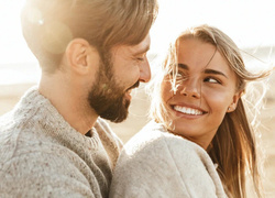 Только вы вдвоем: 5 способов провести идеальный медовый месяц, никуда не уезжая (и сэкономить!)
