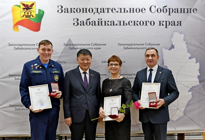 Юрий Кон: Парламентская награда — знак признательности волонтерам Забайкалья | Источник: Законодательное собрание Забайкальского края