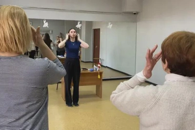 Творчество и спорт: амурчане находят хобби в центре долголетия